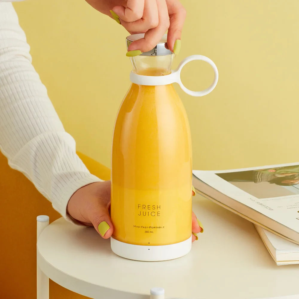 Compact Juice Blender