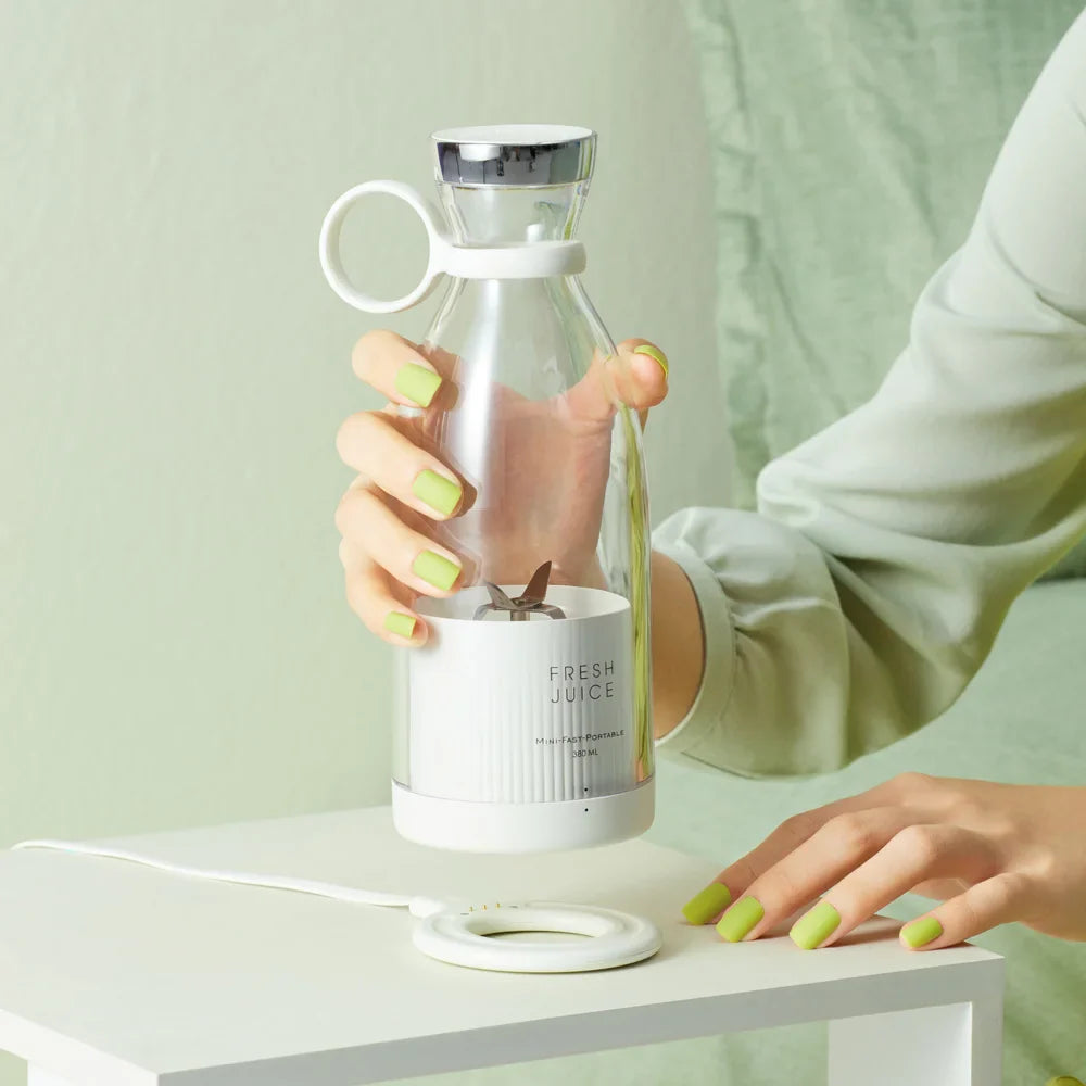Compact Juice Blender